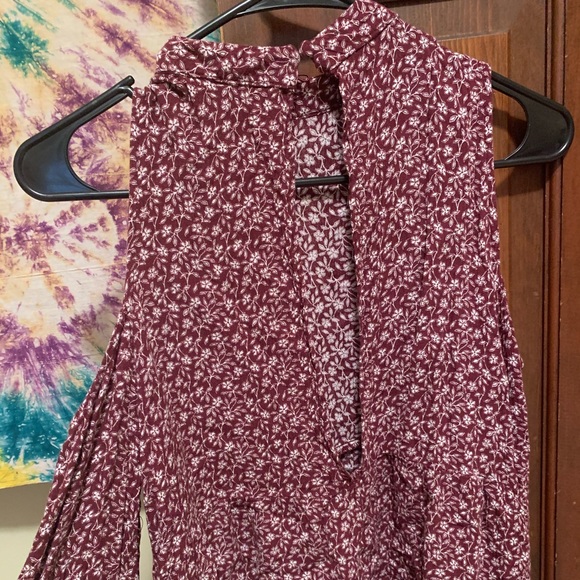 Top with flowy sleeves and halter top - Picture 3 of 5